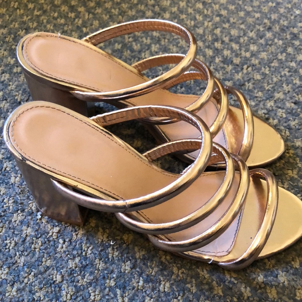 Rose gold straps heels 🌹🌹 Size 8